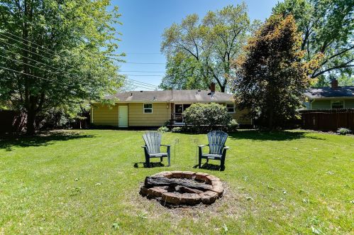 207 County Rd F, Saint Paul MN  55110-3845 exterior