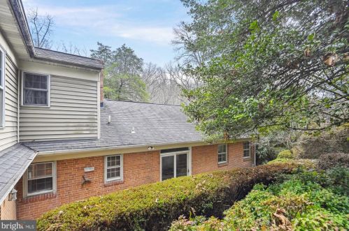 3901 30th St, Arlington, VA 22207-4132