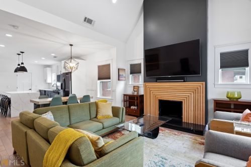 878 Dill Ave, Atlanta, GA 30310-4245