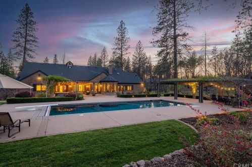 6481 Apple Creek Dr, Paradise, CA 95969-3658