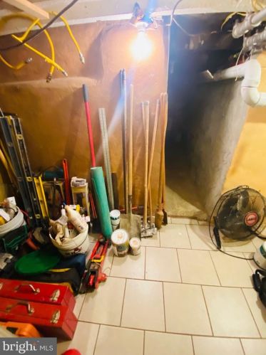 3023 3 St, Philadelphia PA 19133-3228 exterior