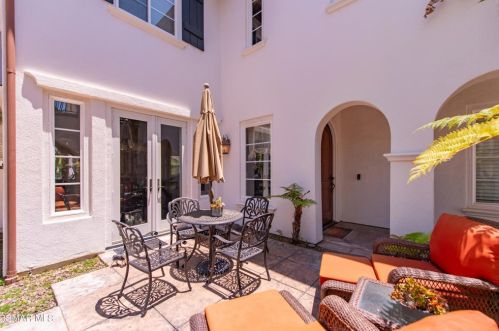 5887 Spirit Lake Ct, Simi Valley, CA 93063-5780