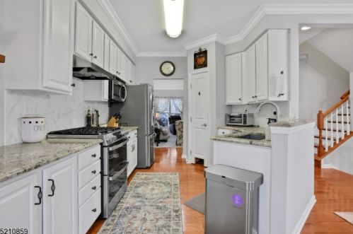 87 Thomastown Rd, Dover NJ 07803-3019 exterior