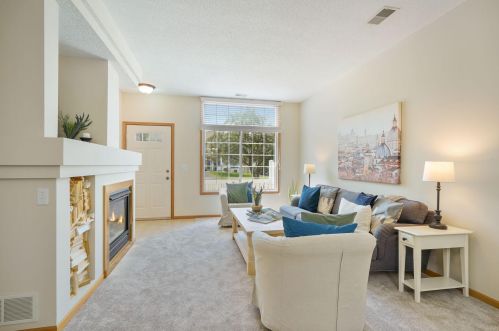 1663 Brittany Dr, Prior Lake, MN 55379-4328