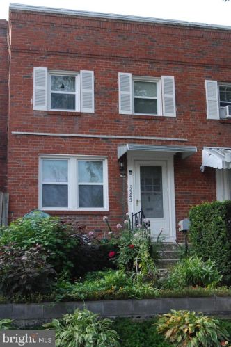 2243 Kensington St, Harrisburg, PA 17104-2014