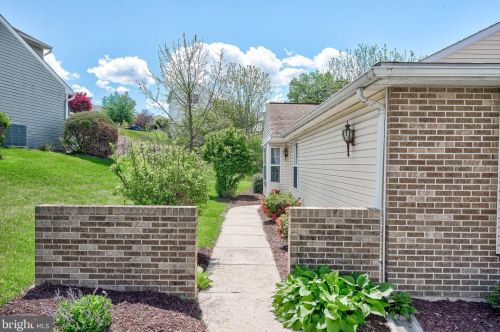 6260 Highlands Cir, Harrisburg, PA 17111-6937