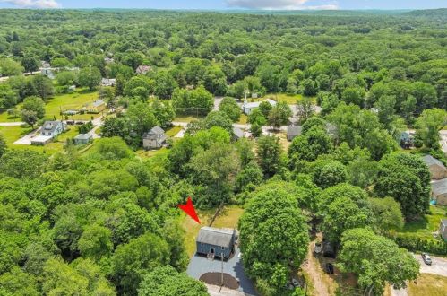 8 Clay St, Hopkinton RI  02804-1602 exterior