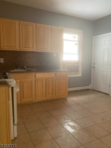 76 4th St, Paterson NJ  07522-1359 exterior