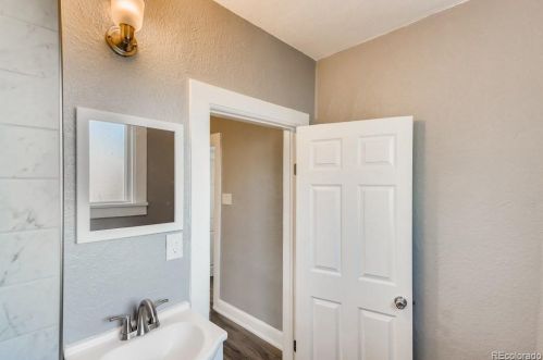 255 4th Ave, Denver CO  80203-4007 exterior