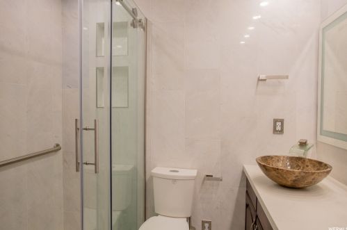 8641 Alta Cv Dr, Sandy UT 84093-1699 exterior