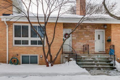 1605 Arlington Heights Rd, Arlington Hts, IL 60004-3907