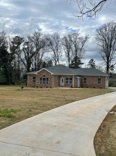 5920 Rockbridge Rd, Stone Mountain, GA 30087-5706