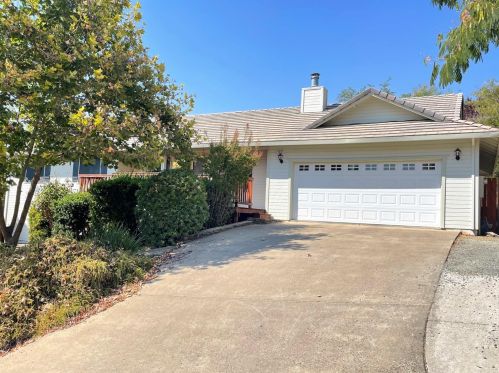 2893 Stagecoach Ct, Valley Springs, CA 95252-9298