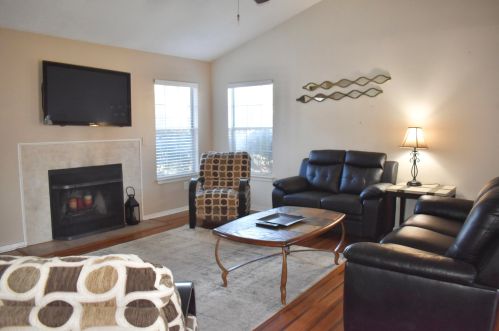 1366 Point Dr, Mount Pleasant, SC 29466-9481