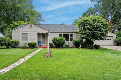 40 Twin Oak Dr, Warwick, RI 02889-1214