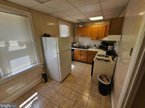 36 Maple Ave, Trenton NJ 08618-3401 exterior