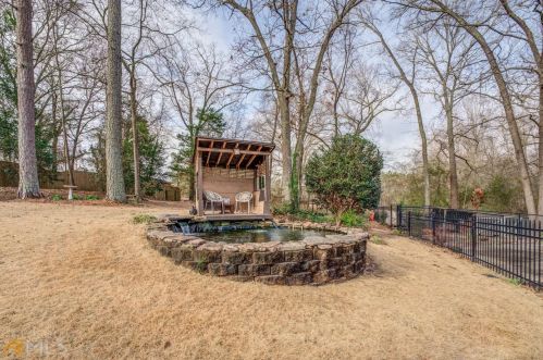 1250 Pine Knoll Ln, Conyers GA  30013-1246 exterior
