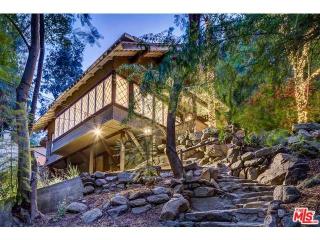 8229 Lookout Mountain Ave, Los Angeles CA  90046-1546 exterior