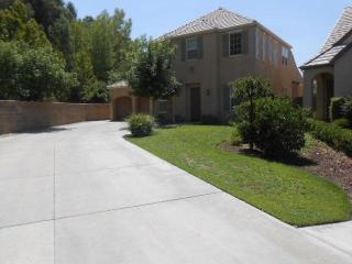 1608 Osmun Ave, Clovis, CA 93619-7551