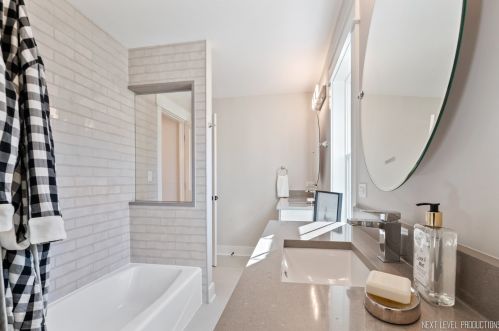 1422 Druid Hills Ct, Naperville IL  60563-1114 exterior