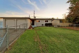 116 Beverly Dr, Clovis, CA 93612-2601