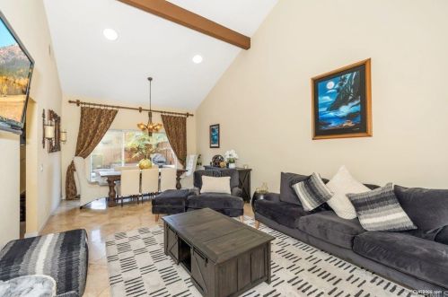 7911 Mission Manzana Pl, San Diego, CA 92120-1542