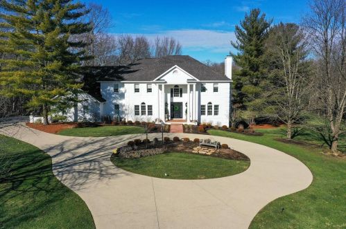 8360 Carolines Trl, Cincinnati, OH 45242-4543