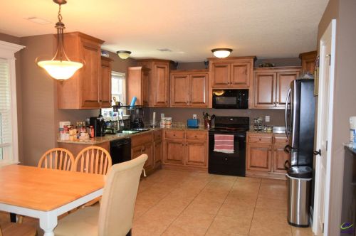 118 Cheshire Dr, Warner Robins GA  31088-1125 exterior
