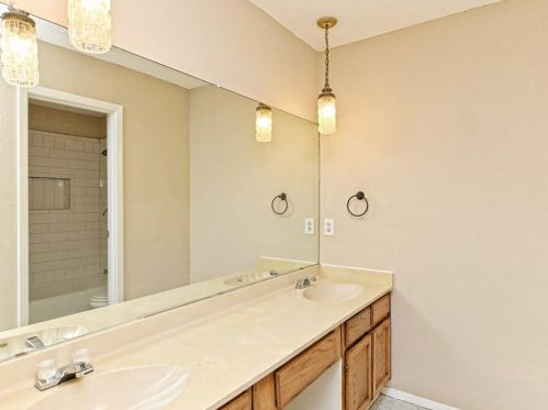 8903 Curlew Dr, Austin TX  78748-5129 exterior