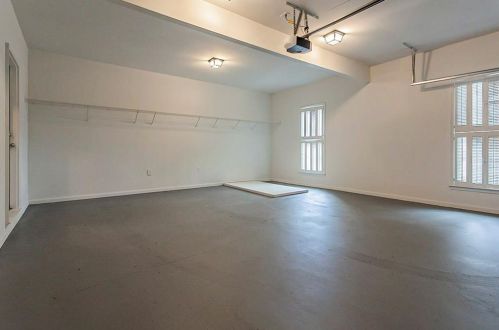 810 Mabry Rd, Atlanta GA  30328-2662 exterior