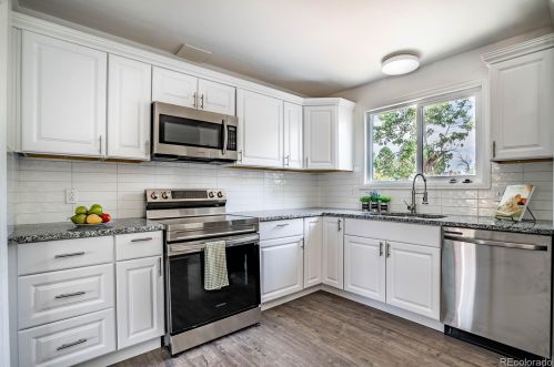14823 Radcliff Pl, Denver, CO 80015-1322