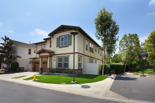 205 Summit Vis, El Toro, CA 92630-8206