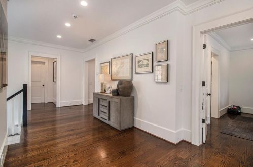 271 Hillside Dr, Atlanta GA  30342-3623 exterior