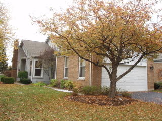 1118 Tennyson Ln, Naperville, IL 60540-0329