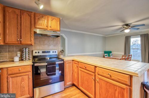 19129 Windsor Rd, Triangle VA  22172-2423 exterior