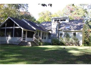 215 Saddle Hill Dr, Guilford, CT 06437-1433