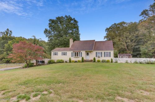 35 Moorehouse Rd, Plumsted Township, NJ 08533-1313