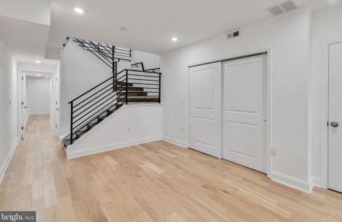 1434 Franklin St, Philadelphia, PA 19122-3612