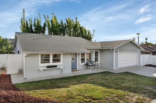 2637 Lancelot Dr, Oceanside, CA 92054-4563