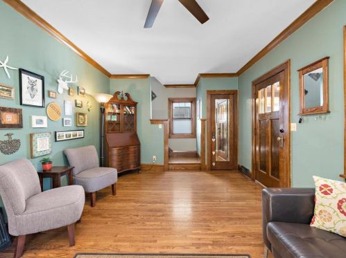 1076 Charles Ave, Saint Paul MN  55104-2617 exterior