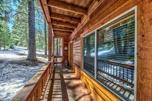 12826 Zurich Pl, Truckee, CA 96161-6040