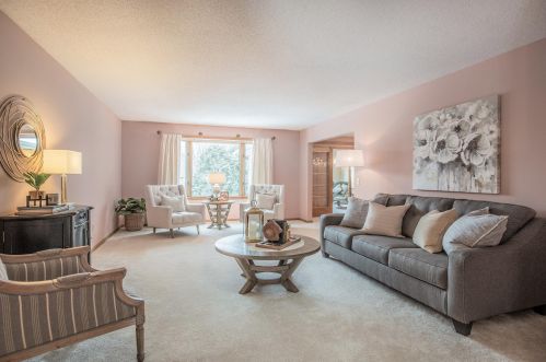 4710 Harbor Ln, Minneapolis, MN 55446-3440