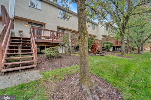 5 Exeter Ct, Princeton NJ  08540-7000 exterior
