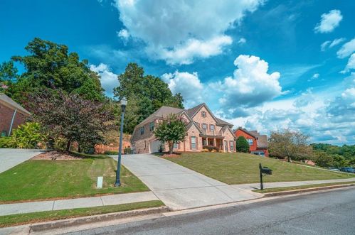 5135 Harbury Ln, Suwanee, GA 30024-7540