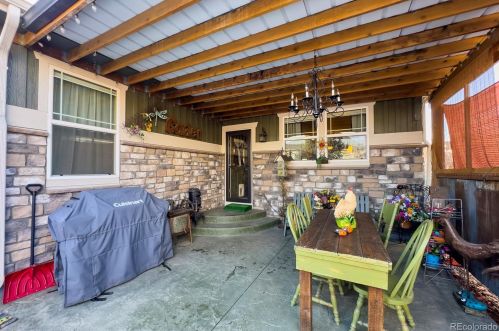 25057 Canal Pl, Aurora CO 80018-1627 exterior