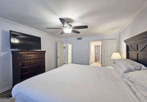 83 Montre Sq, Atlanta GA  30327-4046 exterior