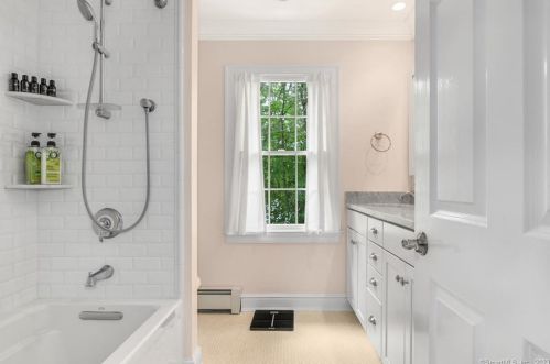 31 Hollow Tree Pl, Wilton CT  06897-2314 exterior