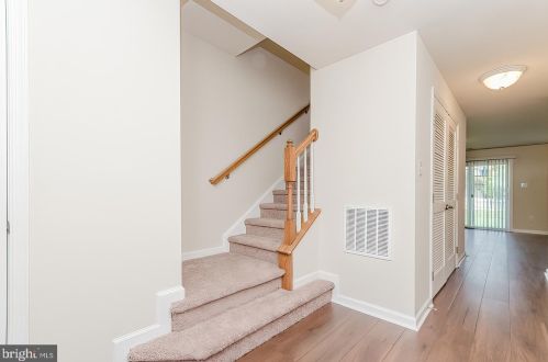 51 Creekside Ct, Falling Waters, WV 25419-1100