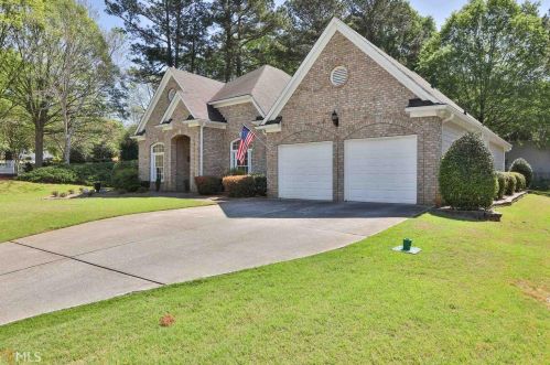 4 Greenview Dr, Newnan, GA 30265-5690