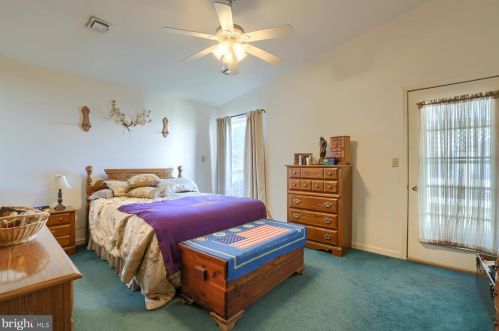 5 Thornhill Ct, Carlisle PA  17015-7669 exterior